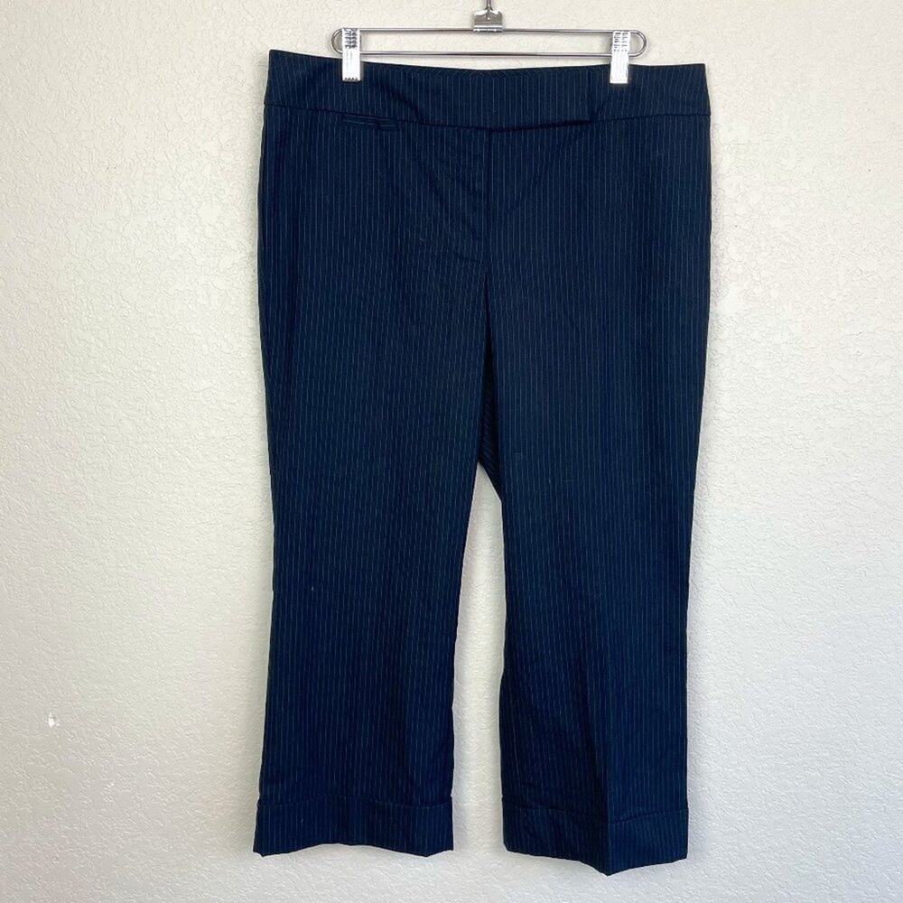 NY&CO Navy Pinstripe Cropped Dress Pants Size 10